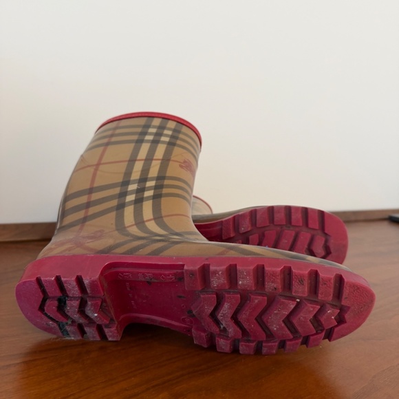 Burberry Rubber Marsh High Boots Size 10 Women's - Picture 2 of 5